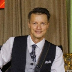 Денис Потапов